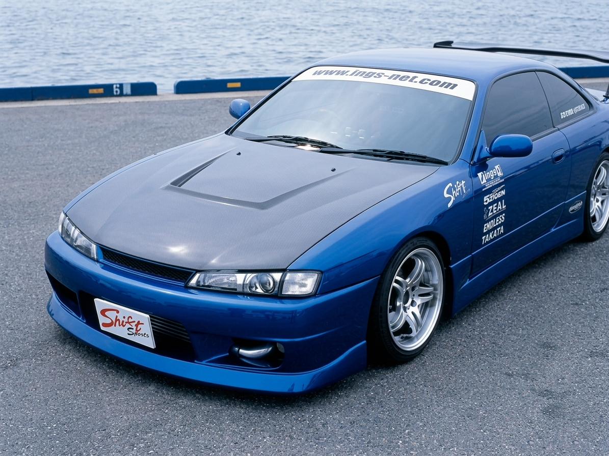 Carbon Bonnet